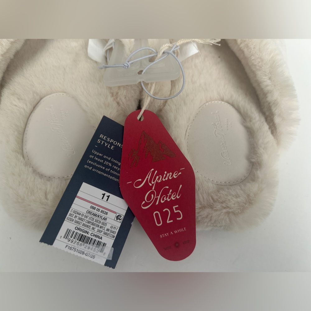 Women’s Slippers Size 11 - Picture 4 of 6